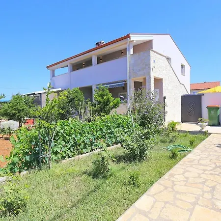 Apartment Luxury Gaspa With Jacuzzi
