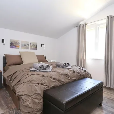 Luxury Gaspa With Jacuzzi Apartment Privlaka (Zadar)