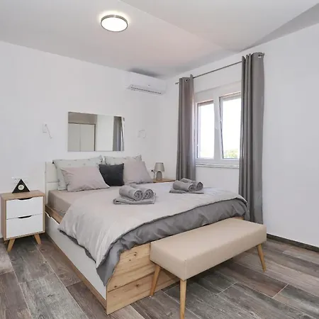 Lägenhet Luxury Gaspa With Jacuzzi Privlaka (Zadar)
