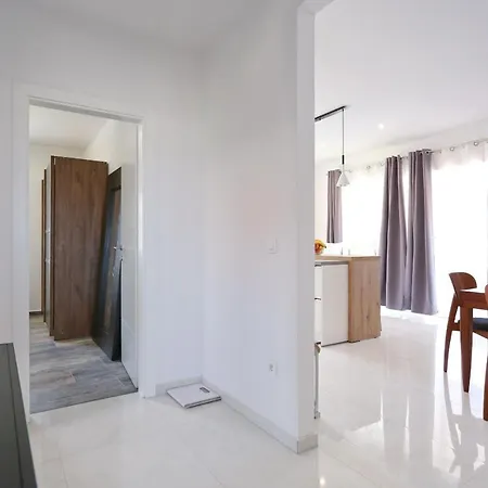 Luxury Gaspa With Jacuzzi Apartment *