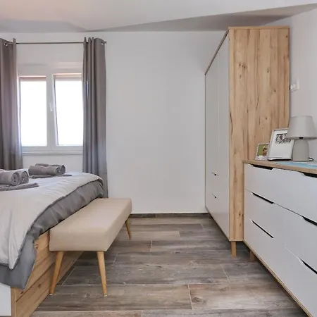 Luxury Gaspa With Jacuzzi Apartment
