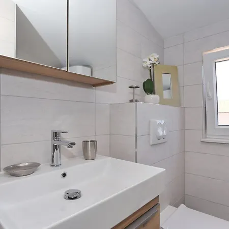 Luxury Gaspa With Jacuzzi Apartment Privlaka (Zadar)