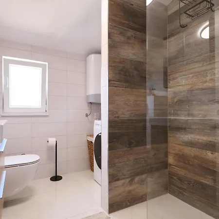 Luxury Gaspa With Jacuzzi Apartment