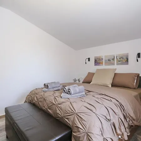 Luxury Gaspa With Jacuzzi Apartment