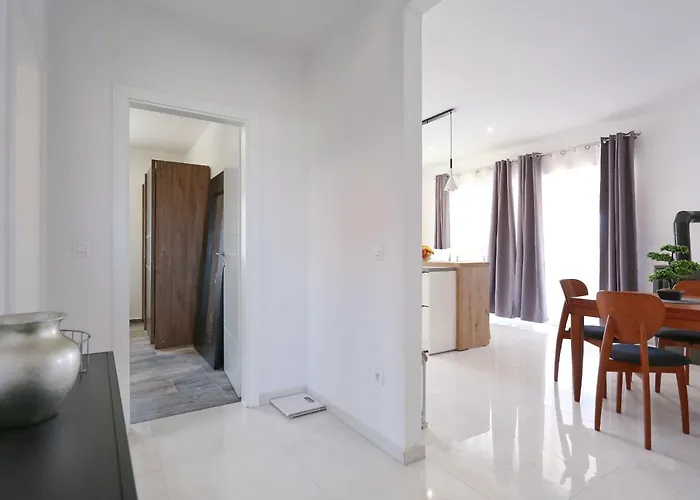Luxury Gaspa With Jacuzzi Apartament *