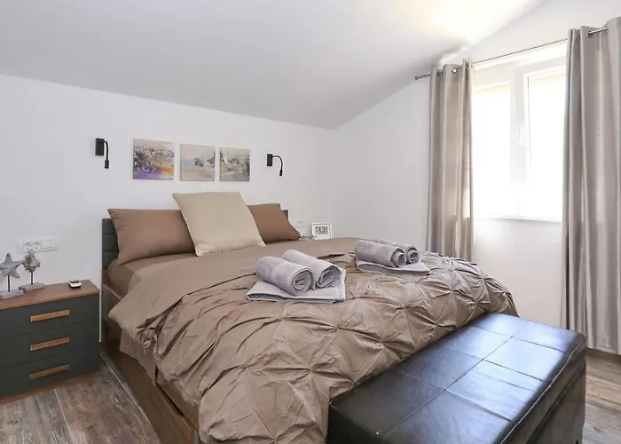 Luxury Gaspa With Jacuzzi Apartament Privlaka (Zadar)