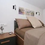 Luxury Gaspa With Jacuzzi Privlaka (Zadar)