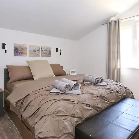 Luxury Gaspa With Jacuzzi Apartament Privlaka (Zadar)